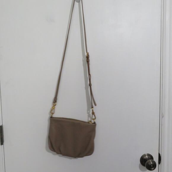 Marc by Marc Jacobs Brown Leather Crossbody with Gold Hardware - Picture 2 of 8